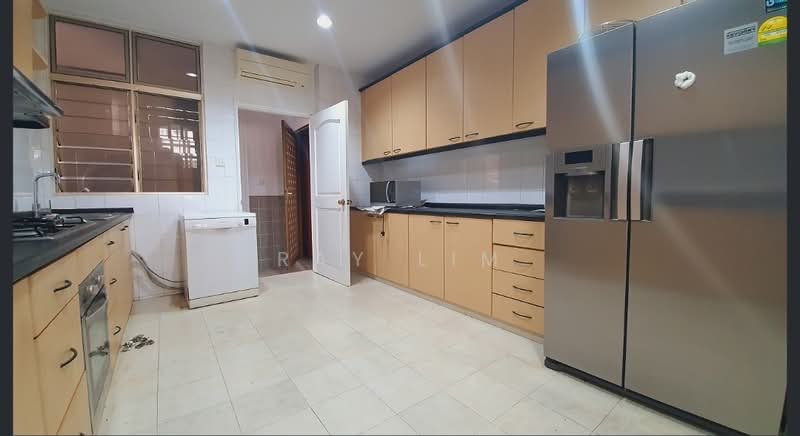 Leonie Condotel, 2 Leonie Hill Road, 4 Bedrooms, 2,770 sqft, Condominium For Rent, by Ray Lim, 500161706 - Kitchen - PropertyGuru.com.sg