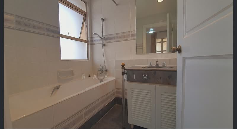 Leonie Condotel, 2 Leonie Hill Road, 4 Bedrooms, 2,770 sqft, Condominium For Rent, by Ray Lim, 500161706 - Bathroom - PropertyGuru.com.sg