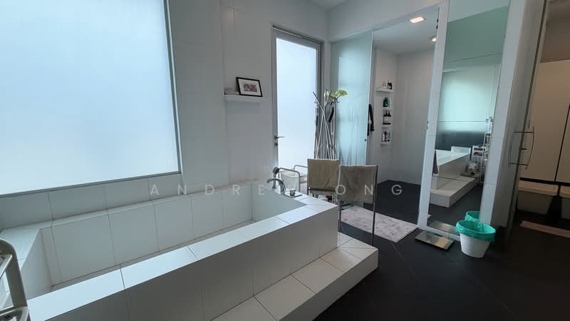 Wareham Road, Wareham Road, 7 Bedrooms, 8,000 sqft, Detached House For Sale, by Andrew Ong, 500161711 - Bathroom - PropertyGuru.com.sg