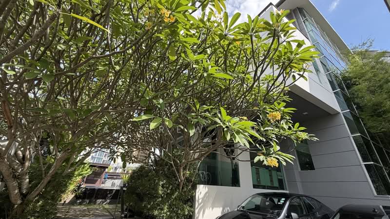 Wareham Road, Wareham Road, 7 Bedrooms, 8,000 sqft, Detached House For Sale, by Andrew Ong, 500161711 - Exterior - PropertyGuru.com.sg