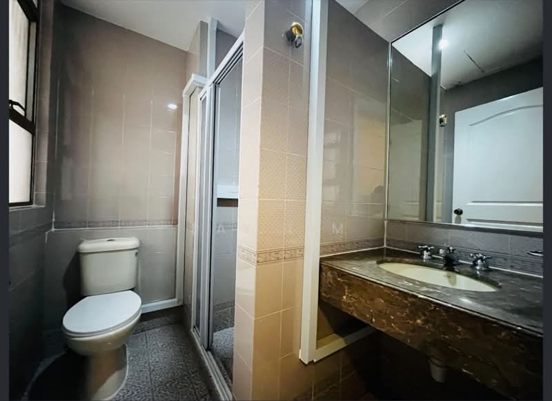 Leonie Condotel, 2 Leonie Hill Road, 4 Bedrooms, 2,980 sqft, Condominium For Rent, by Ray Lim, 500161712 - Bathroom - PropertyGuru.com.sg
