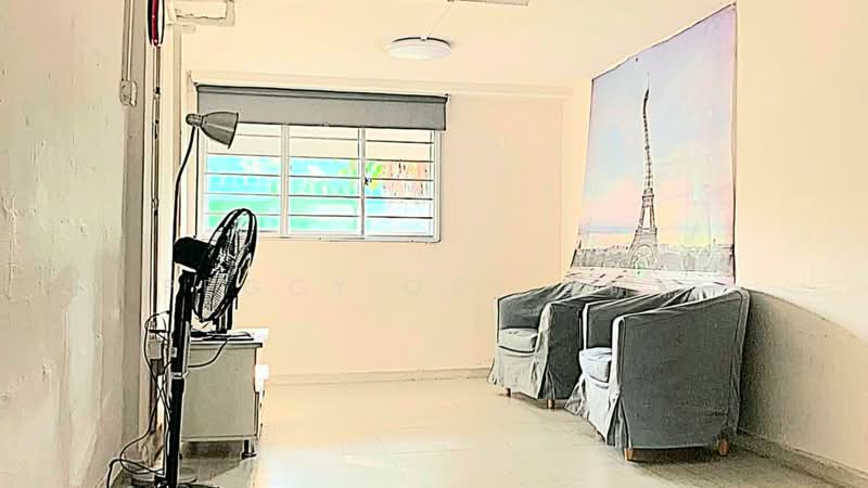 728 Ang Mo Kio Avenue 6, 728 Ang Mo Kio Avenue 6, 2 Bedrooms, 720 sqft, HDB Flat For Rent, by Peggy Ooi 黄明丽, 500161716 - Living Room - PropertyGuru.com.sg