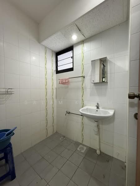 438B Sengkang West Avenue, 438B Sengkang West Avenue, 2 Bedrooms, 646 sqft, HDB Flat For Sale, by Salam Karim, 500161723 - Bathroom - PropertyGuru.com.sg