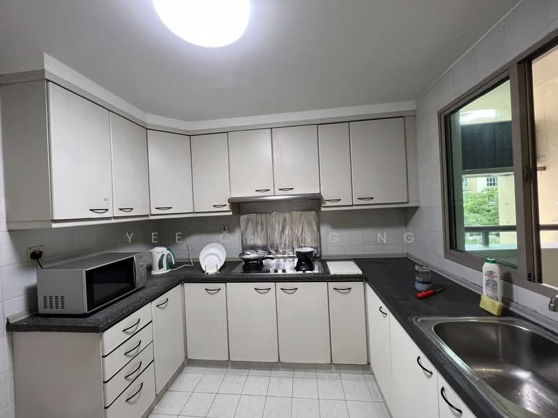 Azalea Park Condo, 2 Flora Road, Room Rental, 100 sqft, Condominium For Rent, by Yee chung Ng, 500161733 - Kitchen - PropertyGuru.com.sg