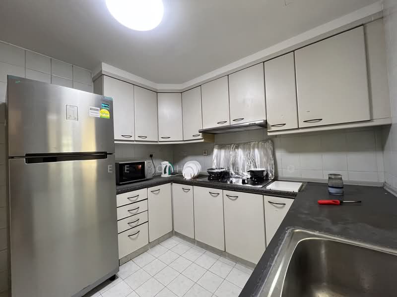Azalea Park Condo, 2 Flora Road, Room Rental, 100 sqft, Condominium For Rent, by Yee chung Ng, 500161733 - Kitchen - PropertyGuru.com.sg