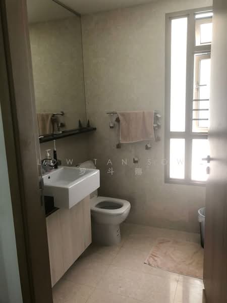 Waterfront Gold, 756 Bedok Reservoir Road, 3 Bedrooms, 1,216 sqft, Condominium For Sale, by Low Tan Sow 罗 斗 赐, 500161737 - Bathroom - PropertyGuru.com.sg