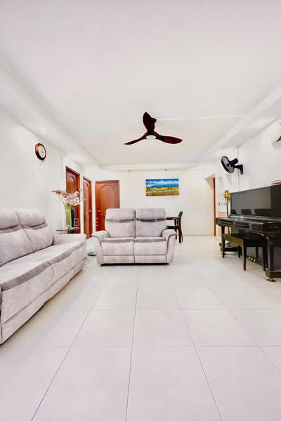 411 Sembawang Drive, 411 Sembawang Drive, 3 Bedrooms, 1,184 sqft, HDB Flat For Sale, by Bernice Ho, 500161746 - Living Room - PropertyGuru.com.sg