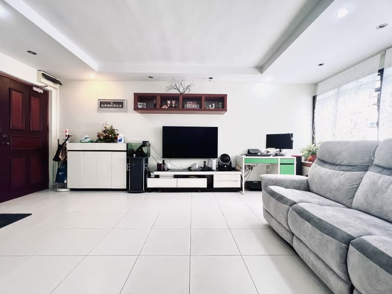 411 Sembawang Drive, 411 Sembawang Drive, 3 Bedrooms, 1,184 sqft, HDB Flat For Sale, by Bernice Ho, 500161746 - Living Room - PropertyGuru.com.sg