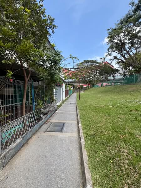 Opera estate Terrace Near Bedok MRT | Move-In Ready for rent, Opera estate | Dido street | Terrace | Chai Chee | Bedok MRT, 4 Bedrooms, 2,500 sqft, Terraced House For Rent, by Shanel Liew, 500161748 - Exterior - PropertyGuru.com.sg
