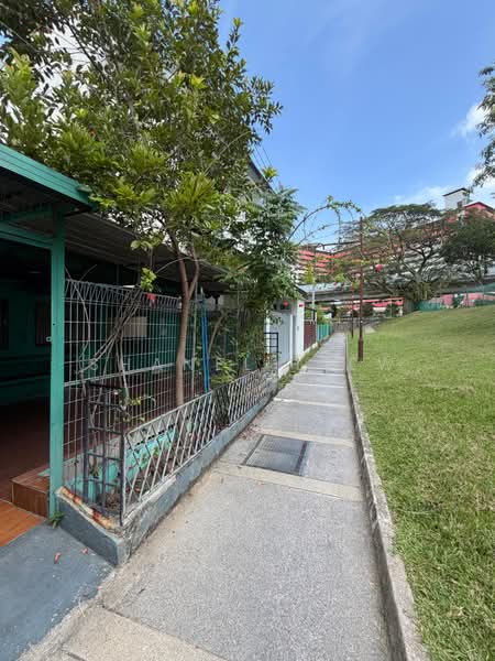 Opera estate Terrace Near Bedok MRT | Move-In Ready for rent, Opera estate | Dido street | Terrace | Chai Chee | Bedok MRT, 4 Bedrooms, 2,500 sqft, Terraced House For Rent, by Shanel Liew, 500161748 - Exterior - PropertyGuru.com.sg