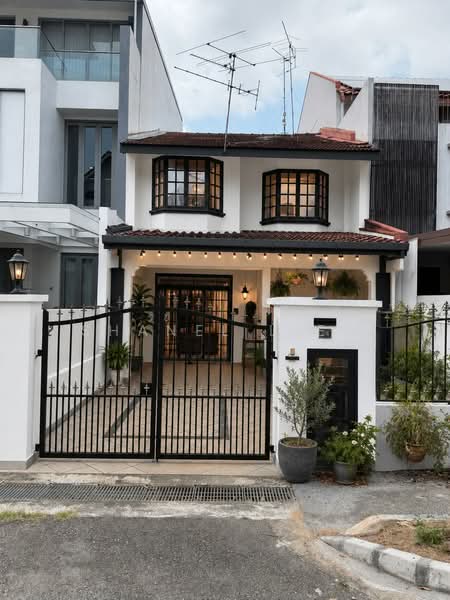 Opera estate Terrace Near Bedok MRT | Move-In Ready for rent, Opera estate | Dido street | Terrace | Chai Chee | Bedok MRT, 4 Bedrooms, 2,500 sqft, Terraced House For Rent, by Shanel Liew, 500161748 - Exterior - PropertyGuru.com.sg