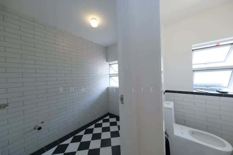 Opera estate Terrace Near Bedok MRT | Move-In Ready for rent, Opera estate | Dido street | Terrace | Chai Chee | Bedok MRT, 4 Bedrooms, 2,500 sqft, Terraced House For Rent, by Shanel Liew, 500161748 - Bathroom - PropertyGuru.com.sg