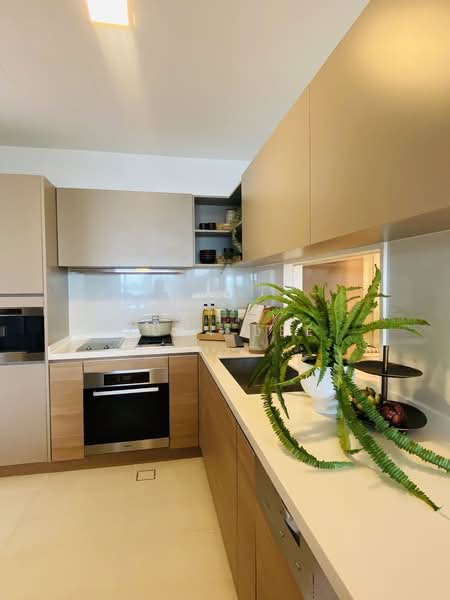 The Residences at W Sentosa Cove, 1 Ocean Way, 3 Bedrooms, 1,658 sqft, Condominium For Sale, by Judi Lee, 500161754 - Kitchen - PropertyGuru.com.sg