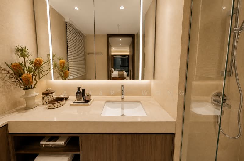 Strong Rental Potential! Cheap! City Fringe Lowest Price! Mixed Development!, , 3 Bedrooms, 1,055 sqft, Condominium For Sale, by Zachary Wong, 500161758 - Bathroom - PropertyGuru.com.sg