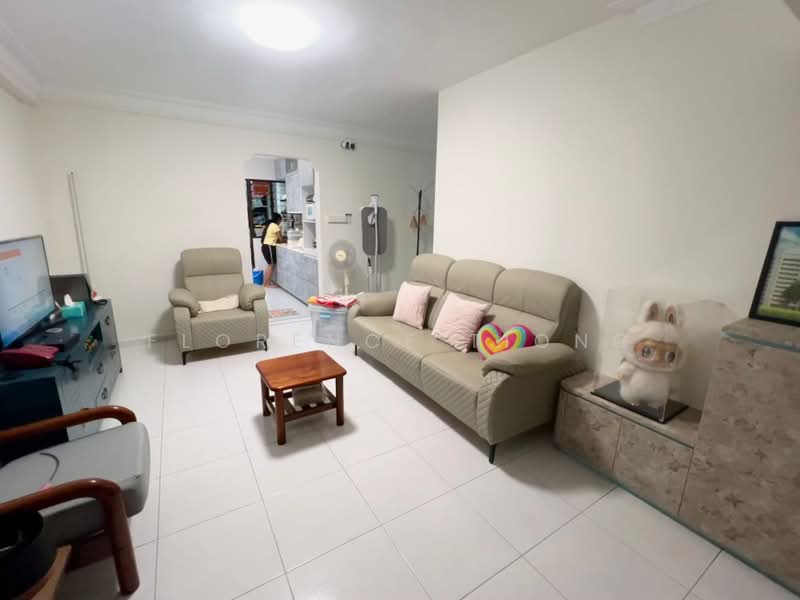 570 Hougang Street 51, 570 Hougang Street 51, Room Rental, 300 sqft, HDB Flat For Rent, by Florence Tiong, 500161763 - Living Room - PropertyGuru.com.sg