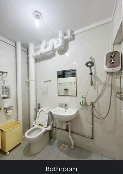 570 Hougang Street 51, 570 Hougang Street 51, Room Rental, 300 sqft, HDB Flat For Rent, by Florence Tiong, 500161763 - Bathroom - PropertyGuru.com.sg