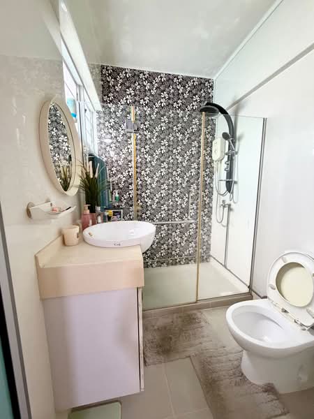 276 Tampines Street 22, 276 Tampines Street 22, 3 Bedrooms, 1,141 sqft, HDB Flat For Rent, by Ashley Chai 蔡忝玲, 500161769 - Bathroom - PropertyGuru.com.sg