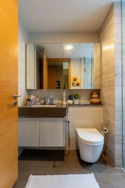 Hedges Park Condominium, 71 Flora Drive, 2 Bedrooms, 764 sqft, Condominium For Sale, by Khalid Alsree, 500161777 - Bathroom - PropertyGuru.com.sg