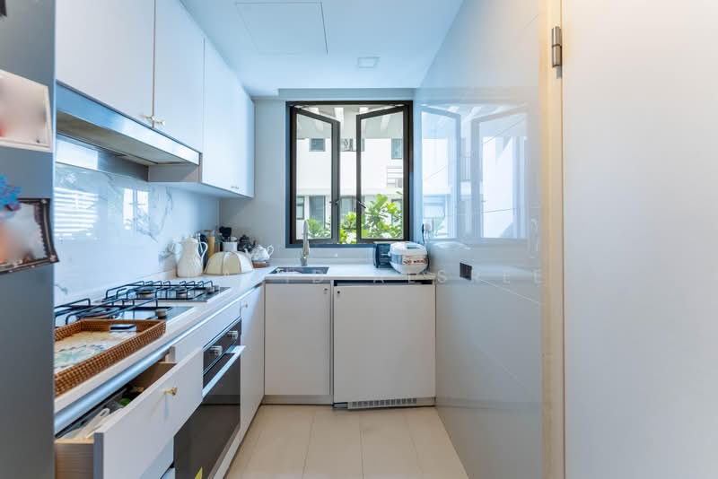 Hedges Park Condominium, 71 Flora Drive, 2 Bedrooms, 764 sqft, Condominium For Sale, by Khalid Alsree, 500161777 - Kitchen - PropertyGuru.com.sg