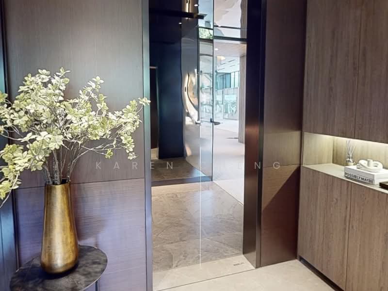 Freehold! 5min to Pasir Panjang MRT. Next to Park!, , 4 Bedrooms, 1,894 sqft, Condominium For Sale, by Karen Cheng, 500161783 - Entrance - PropertyGuru.com.sg
