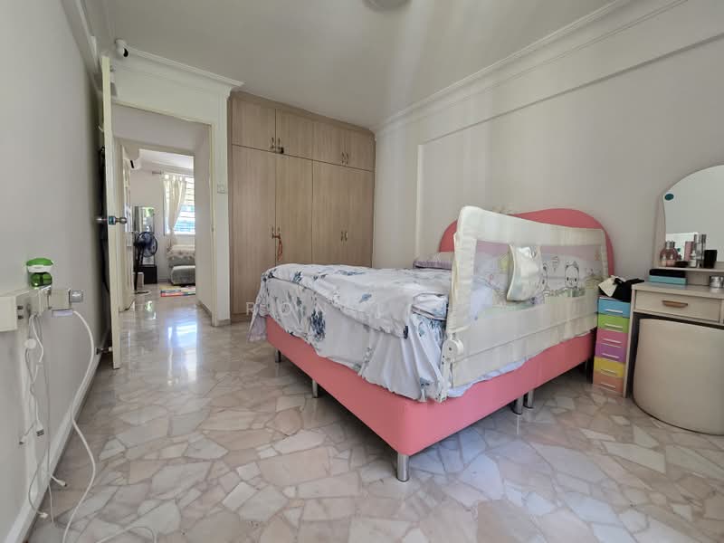 150 Bedok Reservoir Road, 150 Bedok Reservoir Road, 3 Bedrooms, 904 sqft, HDB Flat For Sale, by Ron Loh, 500161785 - Bedroom - PropertyGuru.com.sg