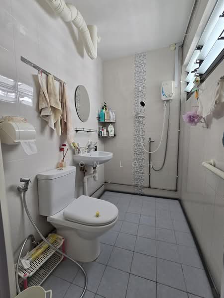 150 Bedok Reservoir Road, 150 Bedok Reservoir Road, 3 Bedrooms, 904 sqft, HDB Flat For Sale, by Ron Loh, 500161785 - Bathroom - PropertyGuru.com.sg