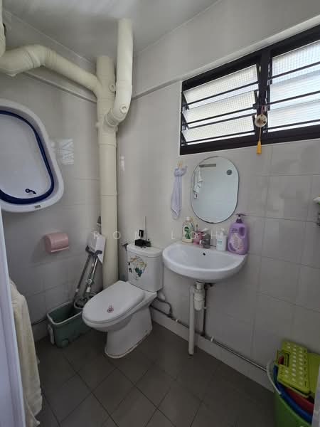 150 Bedok Reservoir Road, 150 Bedok Reservoir Road, 3 Bedrooms, 904 sqft, HDB Flat For Sale, by Ron Loh, 500161785 - Bathroom - PropertyGuru.com.sg