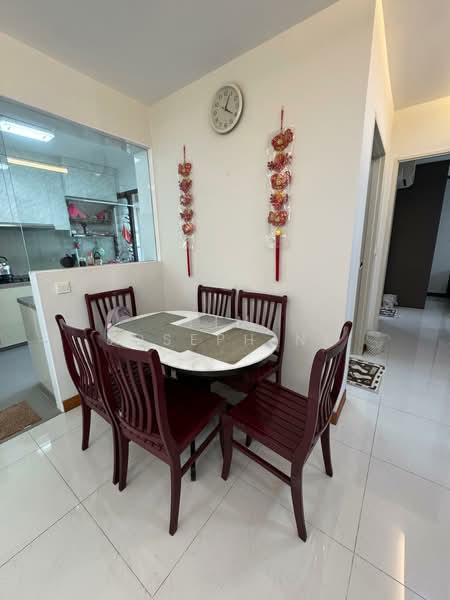817A Keat Hong Link, 817A Keat Hong Link, 3 Bedrooms, 990 sqft, HDB Flat For Rent, by Lim Josephine, 500161786 - Dining Room - PropertyGuru.com.sg