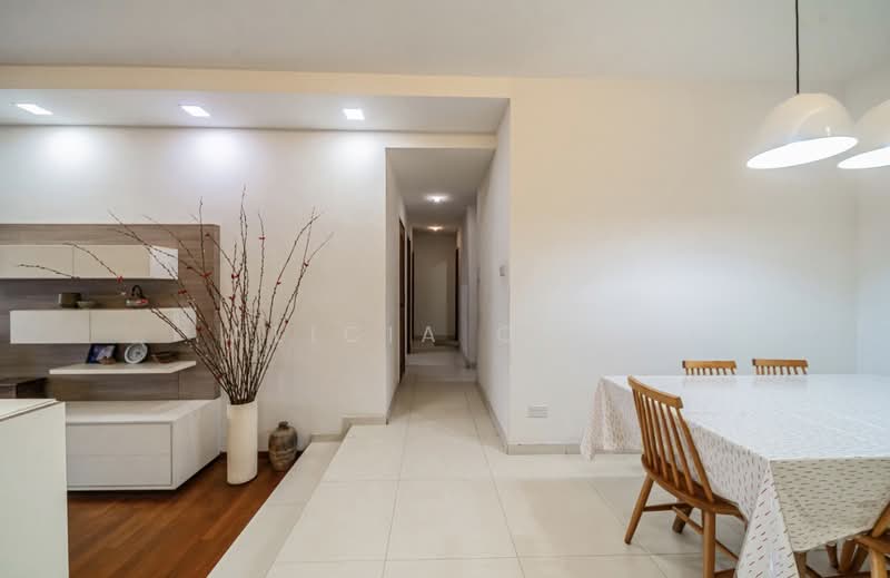 Eastern Lagoon II, 200 Upper East Coast Road, 3 Bedrooms, 1,378 sqft, Condominium For Sale, by Alicia Chia, 500161790 - Corridor - PropertyGuru.com.sg