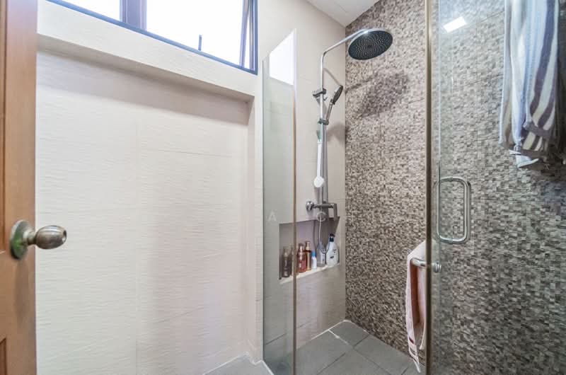 Eastern Lagoon II, 200 Upper East Coast Road, 3 Bedrooms, 1,378 sqft, Condominium For Sale, by Alicia Chia, 500161790 - Bathroom - PropertyGuru.com.sg