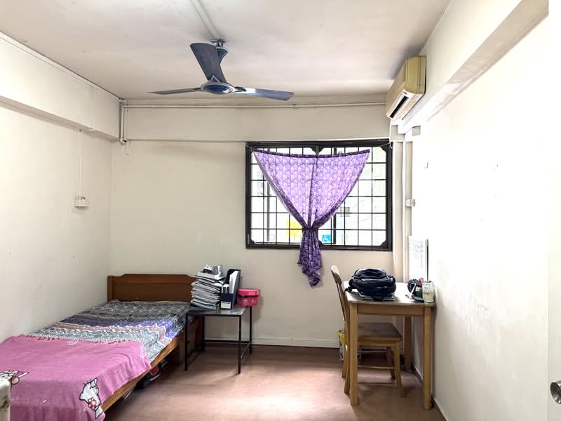 235 Bukit Batok East Avenue 5, 235 Bukit Batok East Avenue 5, 3 Bedrooms, 1,001 sqft, HDB Flat For Sale, by Thiru P, 500161796 - Bedroom - PropertyGuru.com.sg