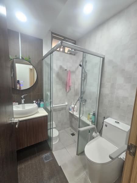Sherwood Condo, 169 Jalan Jurong Kechil, 3 Bedrooms, 1,249 sqft, Condominium For Rent, by Ivy Lew, 500161798 - Bathroom - PropertyGuru.com.sg