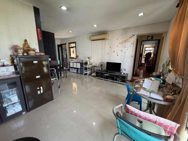 154 Rivervale Crescent, 154 Rivervale Crescent, 3 Bedrooms, 979 sqft, HDB Flat For Sale, by Wei Ni Ong, 500161800 - Living Room - PropertyGuru.com.sg