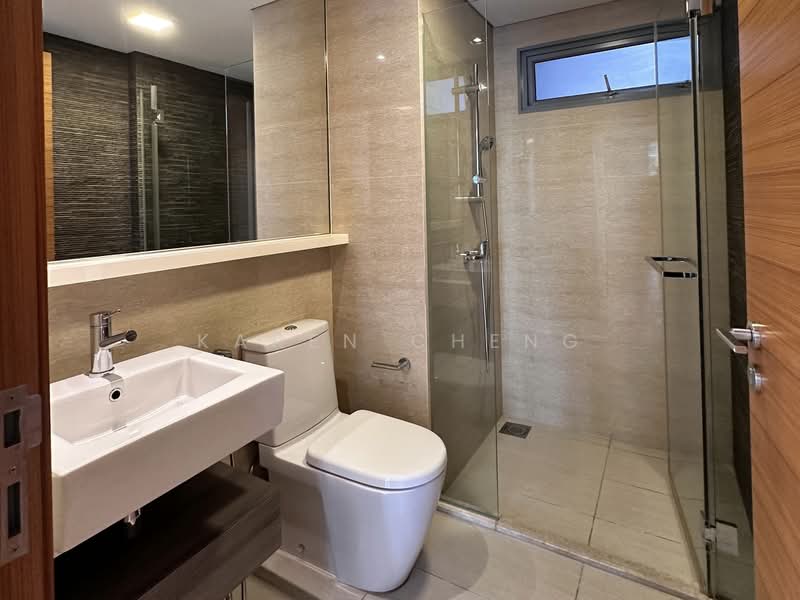 3 storeys Cluster House in North! Few units available!, , 4 Bedrooms, 3,358 sqft, Cluster House For Sale, by Karen Cheng, 500161804 - Bathroom - PropertyGuru.com.sg