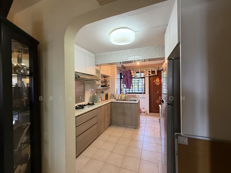 235 Lorong 8 Toa Payoh, 235 Lorong 8 Toa Payoh, 3 Bedrooms, 700 sqft, HDB Flat For Sale, by Brian Hafiz Koh, 500161812 - Kitchen - PropertyGuru.com.sg