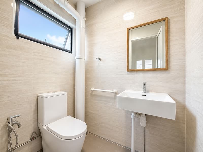 539 Hougang Street 52, 539 Hougang Street 52, 4 Bedrooms, 1,615 sqft, HDB Flat For Sale, by Torance Paul, 500161814 - Bathroom - PropertyGuru.com.sg
