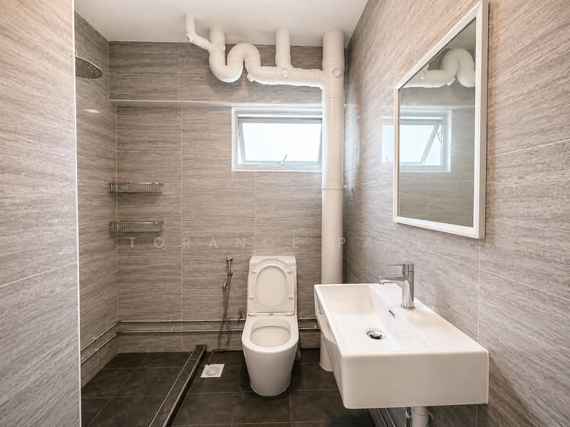 539 Hougang Street 52, 539 Hougang Street 52, 4 Bedrooms, 1,615 sqft, HDB Flat For Sale, by Torance Paul, 500161814 - Bathroom - PropertyGuru.com.sg