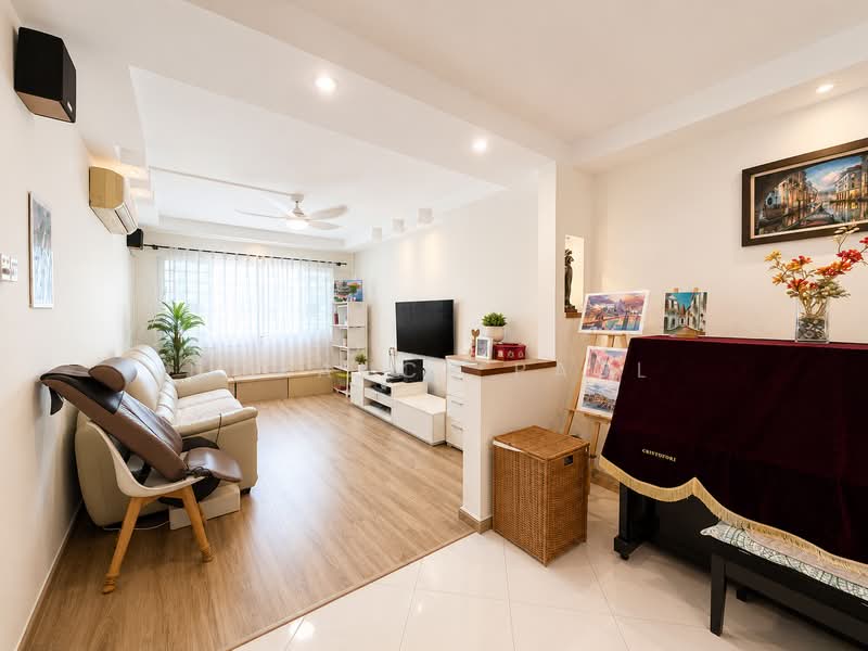 539 Hougang Street 52, 539 Hougang Street 52, 4 Bedrooms, 1,615 sqft, HDB Flat For Sale, by Torance Paul, 500161814 - Living Room - PropertyGuru.com.sg