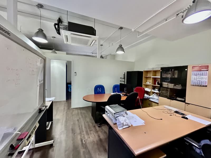 Wcega Tower, 21 Bukit Batok Crescent, 1,087 sqft, Light Industrial (B1) For Sale, by Leon Lee, 500161821 - Interior - CommercialGuru.com.sg