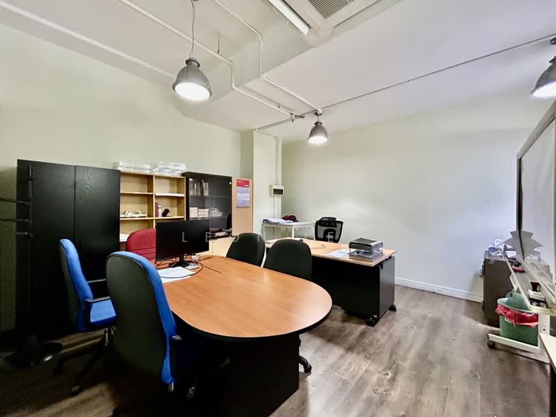 Wcega Tower, 21 Bukit Batok Crescent, 1,087 sqft, Light Industrial (B1) For Sale, by Leon Lee, 500161821 - Interior - CommercialGuru.com.sg