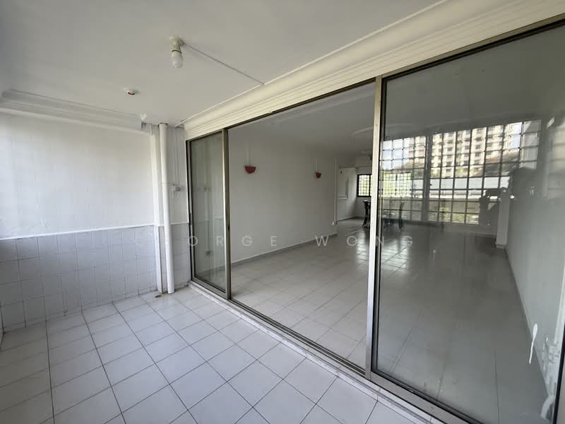 165 Woodlands Street 13, 165 Woodlands Street 13, 3 Bedrooms, 1,302 sqft, HDB Flat For Sale, by George Wong, 500161831 - Balcony - PropertyGuru.com.sg