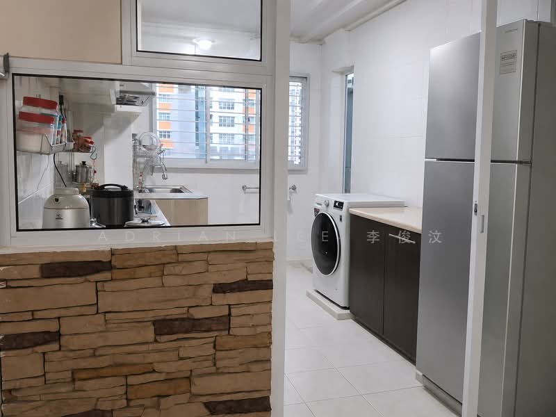 368 Bukit Batok Street 31, 368 Bukit Batok Street 31, Room Rental, 150 sqft, HDB Flat For Rent, by Adrian Lee 李俊汶, 500161835 - Kitchen - PropertyGuru.com.sg