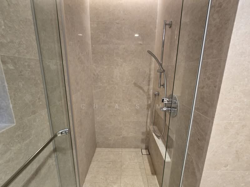 Cairnhill Nine, 15 Cairnhill Road, 2 Bedrooms, 1,066 sqft, Condominium For Rent, by Chia S M, 500161836 - Bathroom - PropertyGuru.com.sg