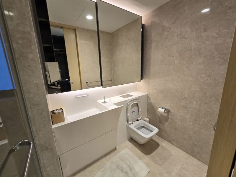 Cairnhill Nine, 15 Cairnhill Road, 2 Bedrooms, 1,066 sqft, Condominium For Rent, by Chia S M, 500161836 - Bathroom - PropertyGuru.com.sg