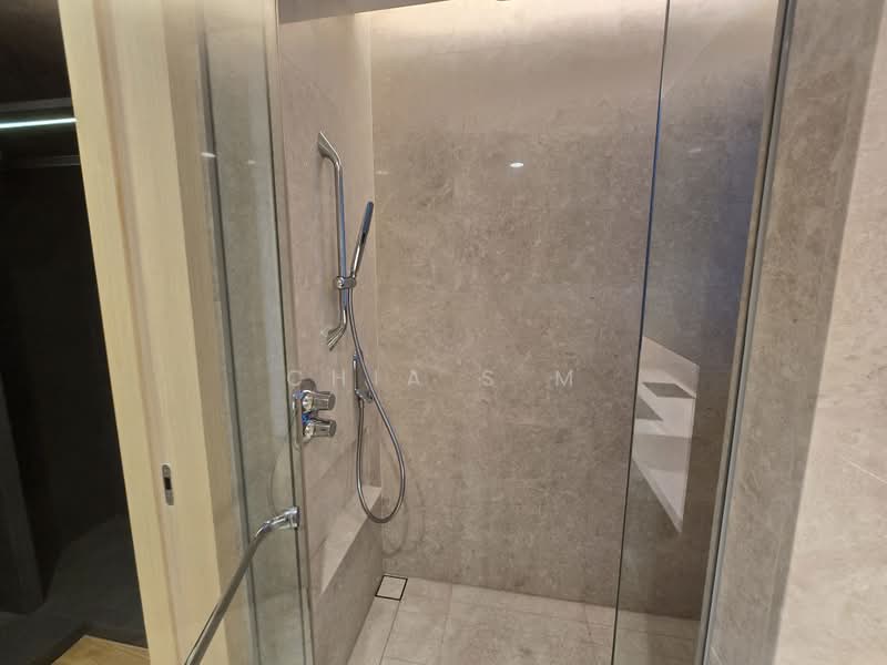 Cairnhill Nine, 15 Cairnhill Road, 2 Bedrooms, 1,066 sqft, Condominium For Rent, by Chia S M, 500161836 - Bathroom - PropertyGuru.com.sg
