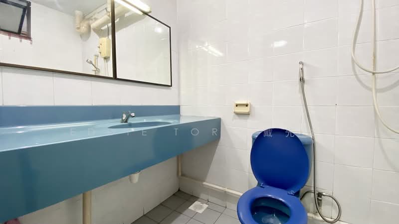 285A Toh Guan Road, 285A Toh Guan Road, Room Rental, 250 sqft, HDB Flat For Rent, by Eddie Tork 戴先生, 500161846 - Bathroom - PropertyGuru.com.sg