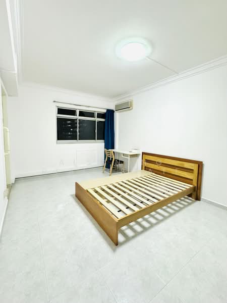 357 Tampines Street 33, 357 Tampines Street 33, Room Rental, 1,313 sqft, HDB Flat For Rent, by Alson Ng Real Estate, 500161847 - Master Bedroom - PropertyGuru.com.sg