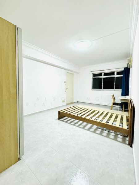 357 Tampines Street 33, 357 Tampines Street 33, Room Rental, 1,313 sqft, HDB Flat For Rent, by Alson Ng Real Estate, 500161847 - Master Bedroom - PropertyGuru.com.sg