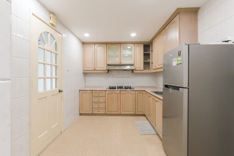La Crystal, 160 Killiney Road, 3 Bedrooms, 1,076 sqft, Condominium For Sale, by Christina Quek, 500161856 - Kitchen - PropertyGuru.com.sg