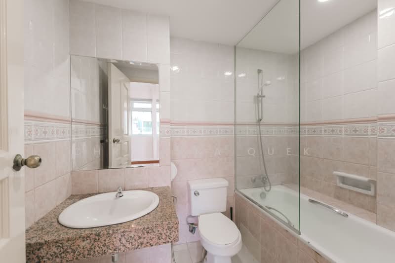 La Crystal, 160 Killiney Road, 3 Bedrooms, 1,076 sqft, Condominium For Sale, by Christina Quek, 500161856 - Bathroom - PropertyGuru.com.sg